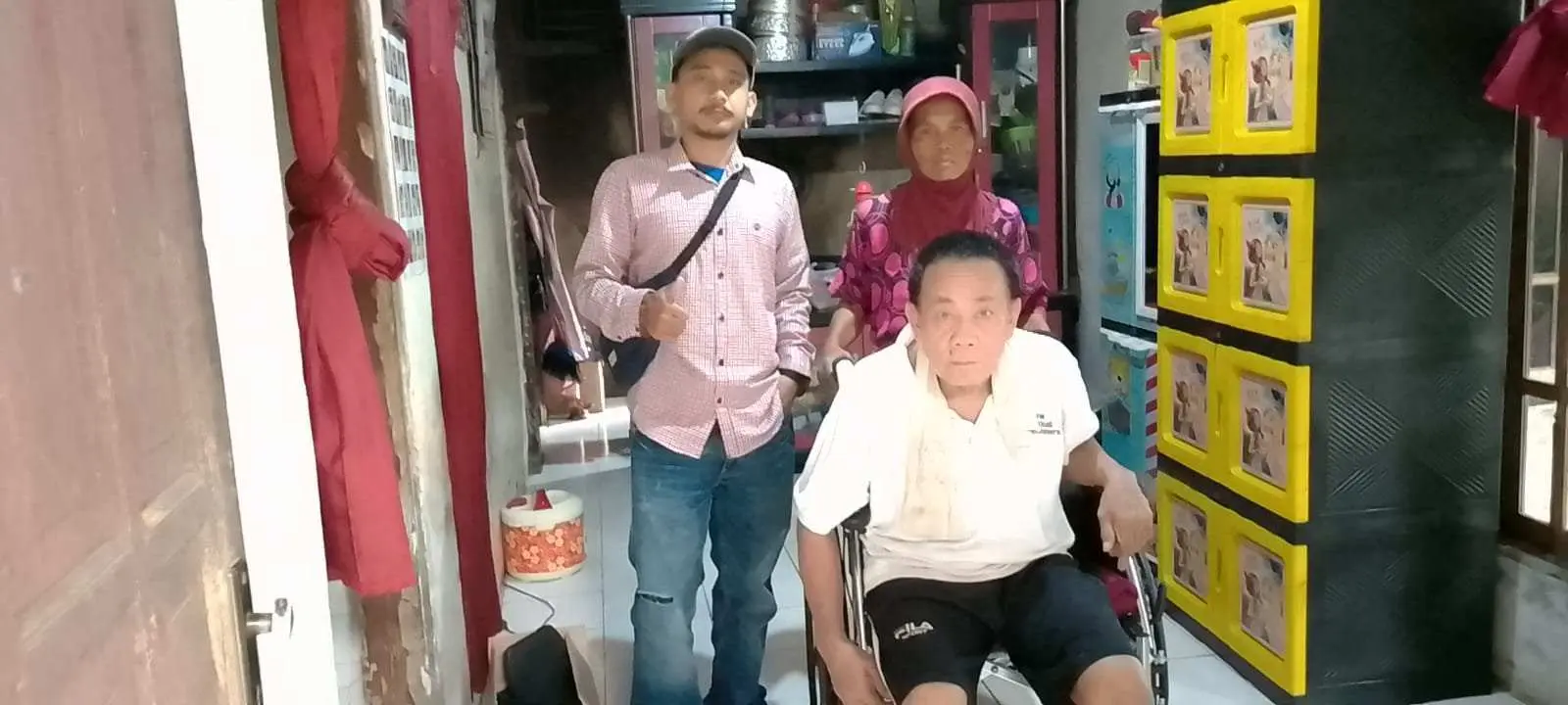 Dinsos Kabupaten Bogor Bantu Warga Jasinga Dapatkan Kursi Roda