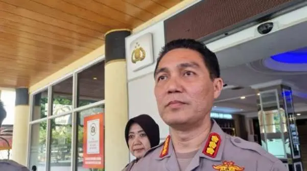 Polda Jabar Lakukan Evakuasi Korban Kecelakaan Bus Pariwasata Di Ciater Subang