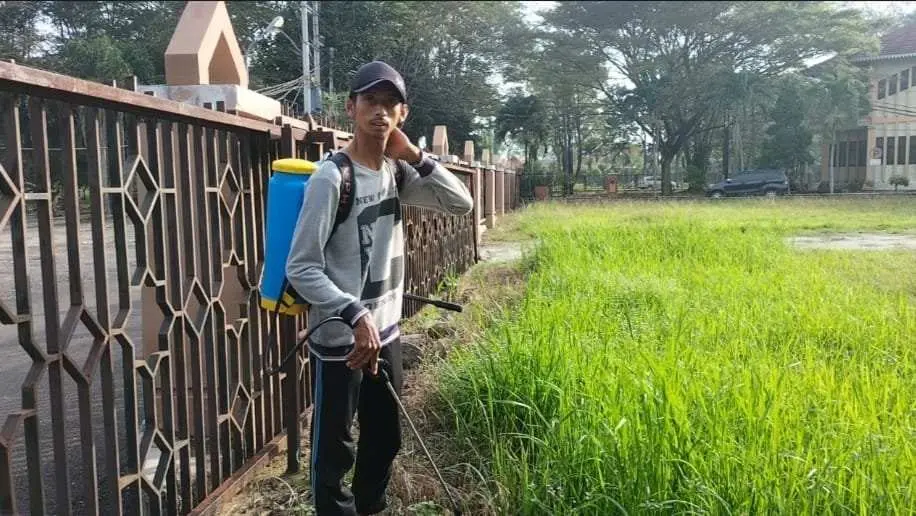 Sempat Dikritisi, Kini Kebersihan Lingkungan Kompleks Perkantoran Bupati Lampung Timur Dimulai