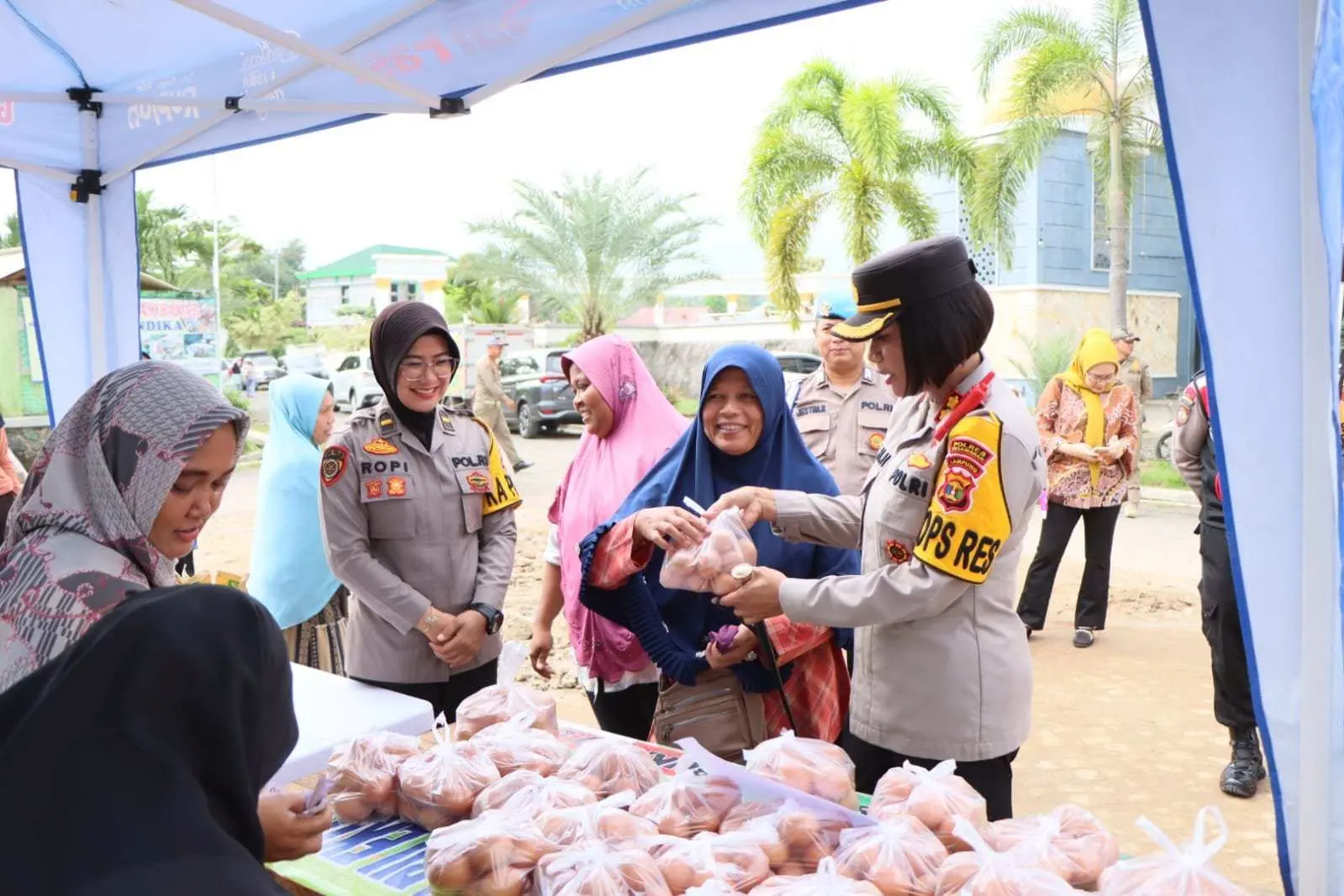Polres  Dan Pemkab Pesawaran Gelar Pasar Murah Ramadhan 