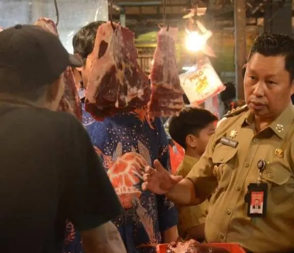 Kunjungi Pasar Cibinong, Asmawa Tosepu: Jelang Lebaran Stok Pangan Aman Terkendali 