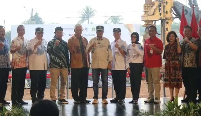 Pj Bupati Bogor Asmawa Tosepu dan Menhub Budi Karya Sumardi Tinjau Fly Over Tenjo