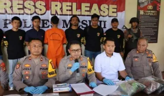 Terbakar Cemburu Bunuh Calon Istri Seorang Guru  Di Mesuji