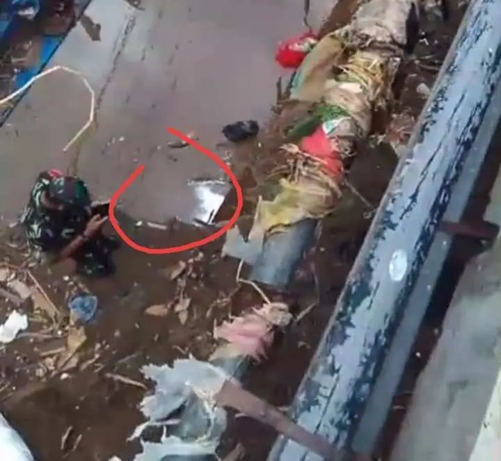 Asyik Cari Rongsokan, Pemuda Ini Mendadak Kaget Ada Mayat Bayi Lengkap Dengan Ari-arinya