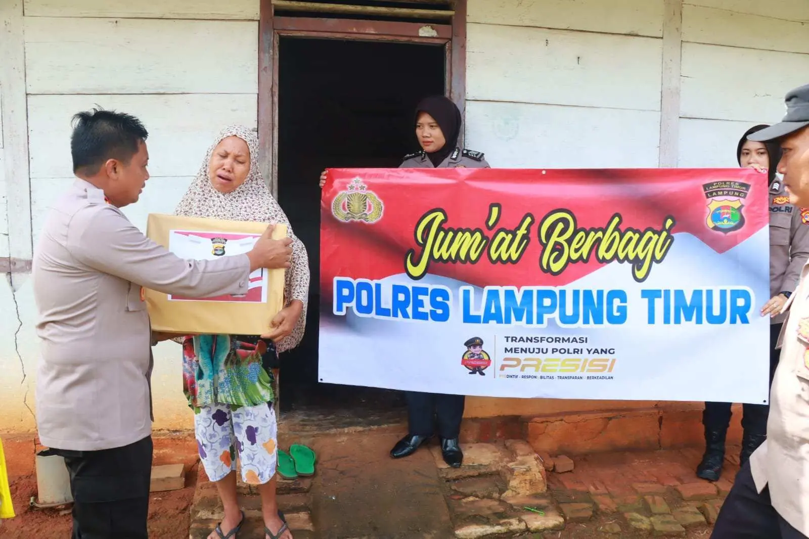 Peduli Sesama, AKBP. M.,Rizal Muchtar Salurkan Bansos