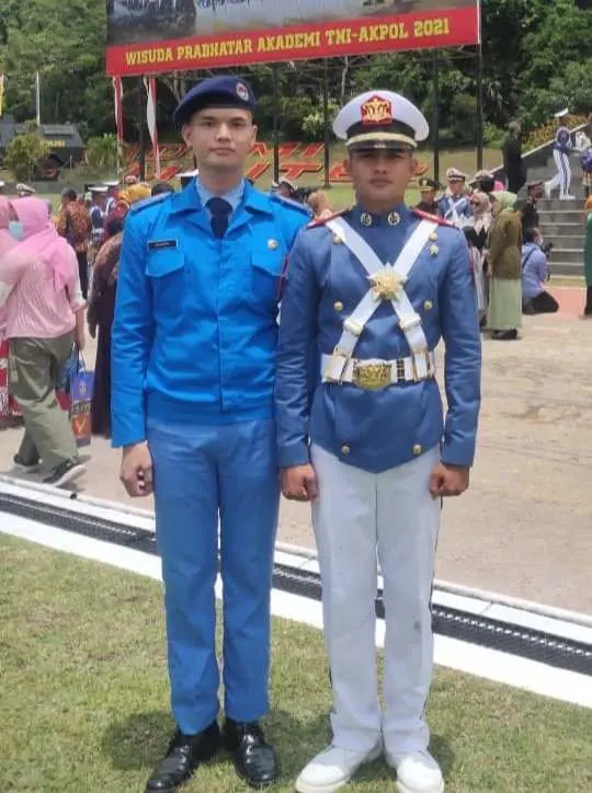 Membanggakan, Dua Kakak Beradik Putra Krui Ini  Tak Urung Jadi Perwira TNI