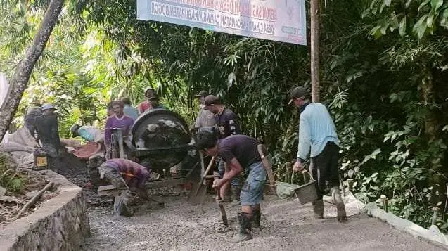 Realisasikan Aspirasi Masyarakat, Desa Cimande Bangun Infrastruktur Jalan