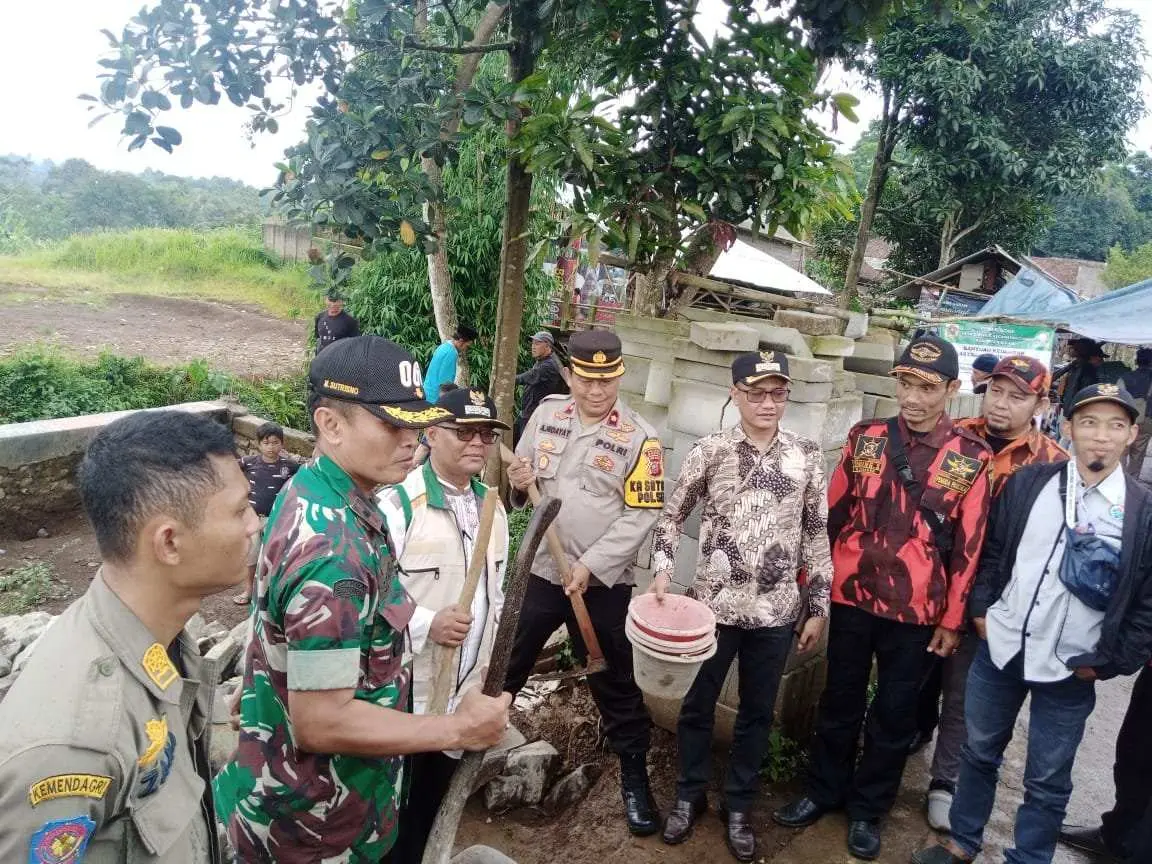 Realisasikan Samisade 2022, Desa Cibedug  Bangun Akses Jalan Wisata dan Pertanian