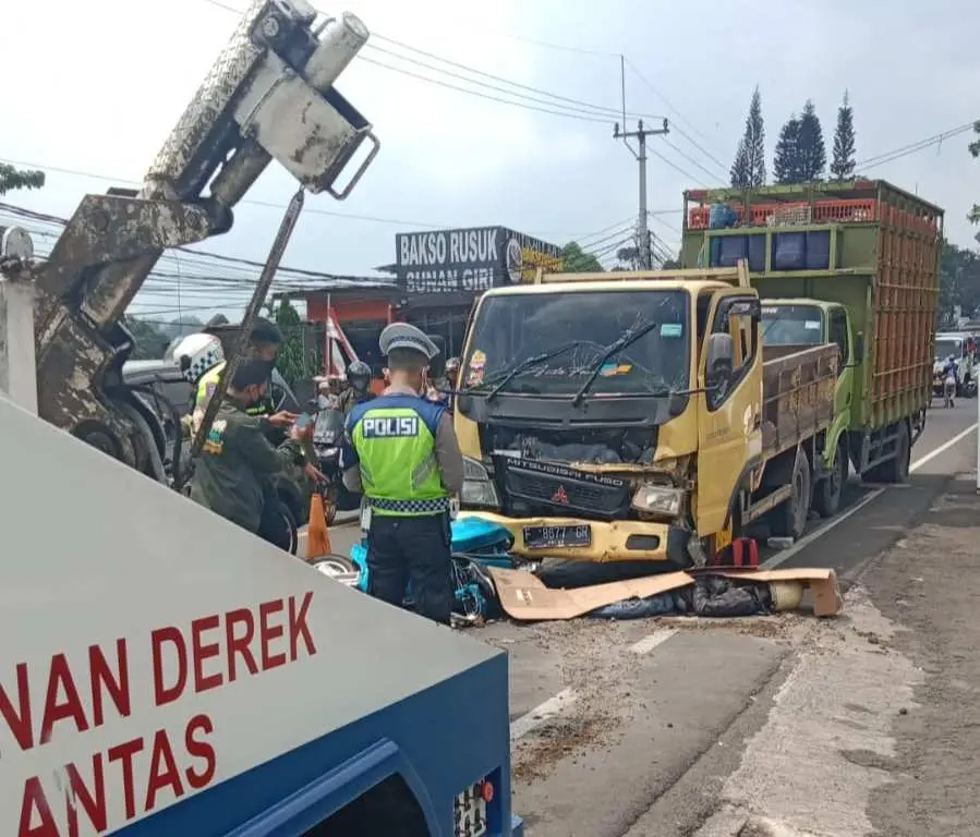 Tabrakan Beruntun di Jalur Puncak, 1 Orang Tewas Ditempat