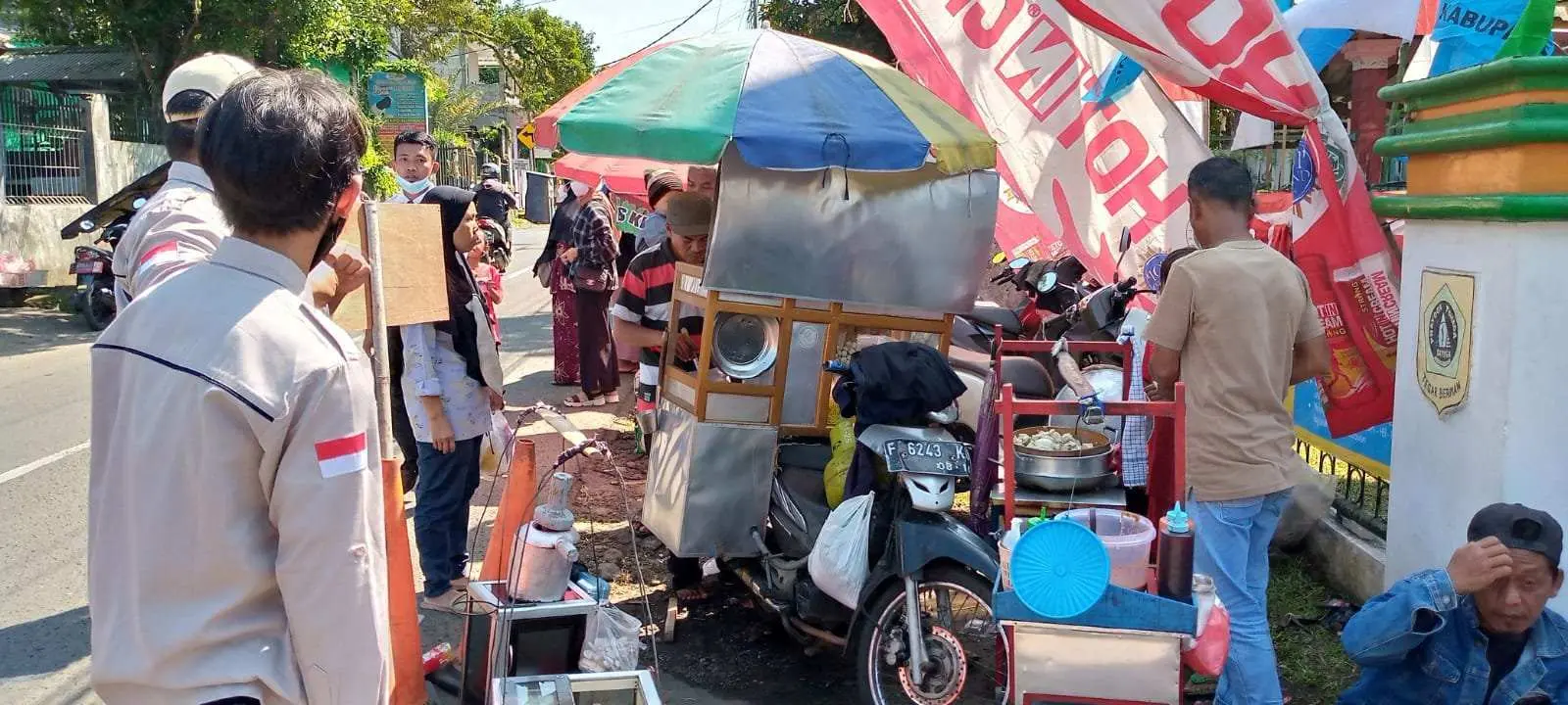 Gebyar Peringatan HUT RI Ke – 77 Cijeruk Bawa Berkah Bagi PKL
