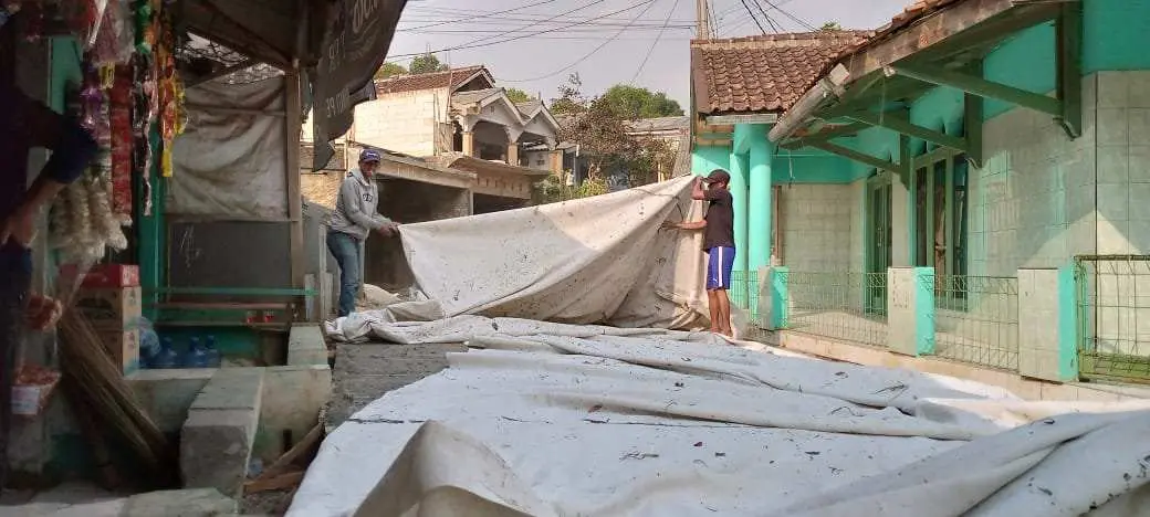 Proyek Betonisasi Jalan SPNPMJ Lido Srogol Capai 40 Persen