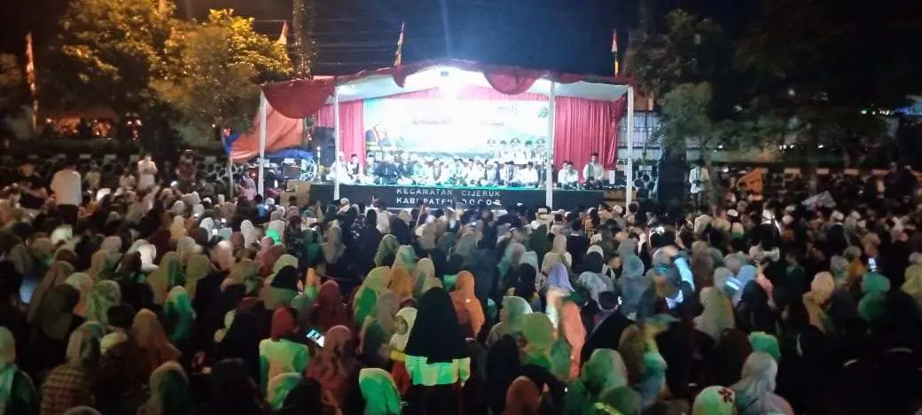 Meriahkan Tahun Baru Islam Ribuan Warga Cijeruk Gelar Shalawat Akbar