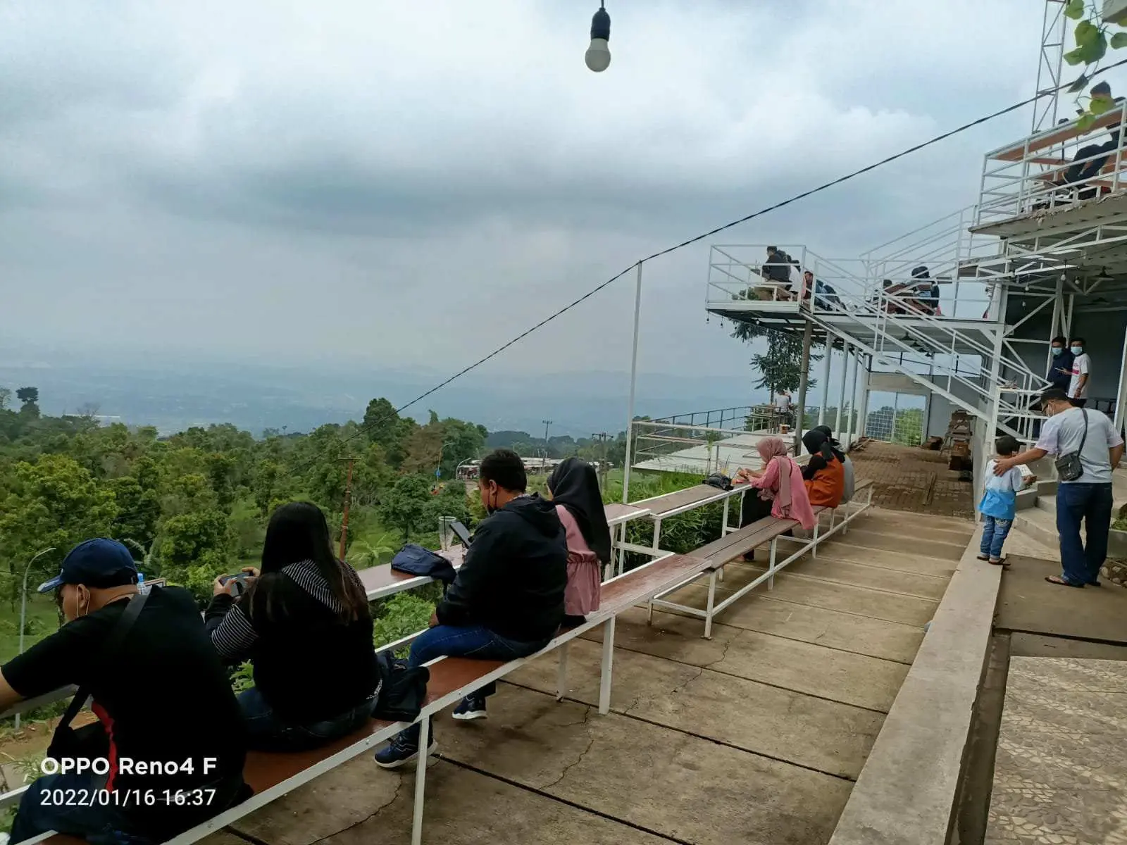 Caffee 129 Hambalang Wisata Murah Meriah di Puncak Bukit