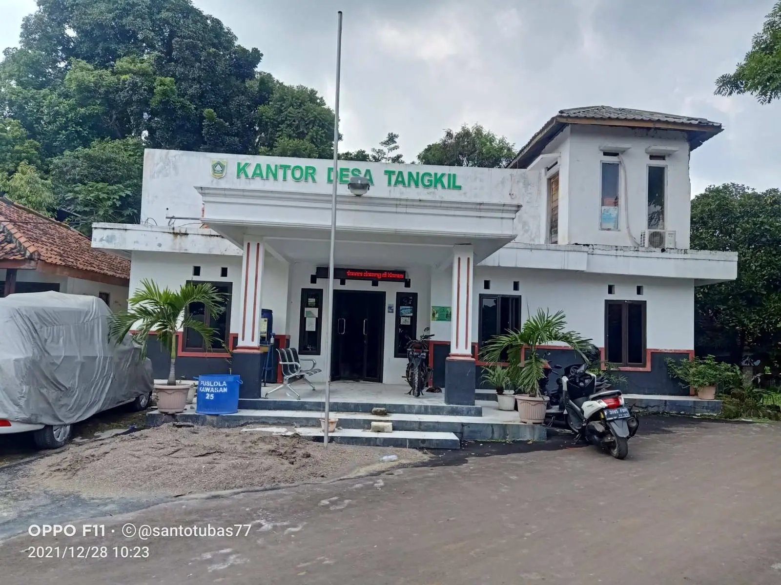 Tingkatkan Kinerja dan Pelayanan Masyarakat, Pemdes Tangkil Rehabilitasi Ruang Kantor