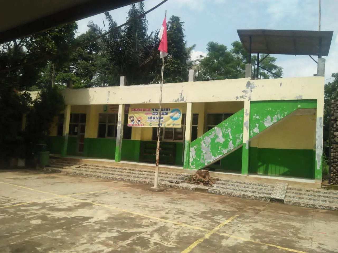 SDN Cipicung 04 Kekurangan Mebeler
