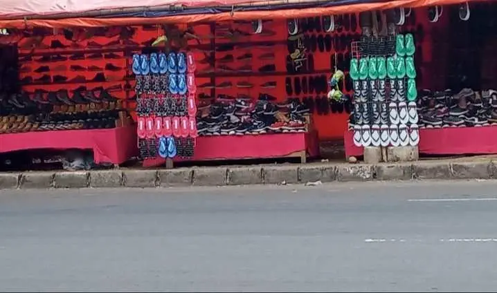 PKL di Pinggiran Jalan Sukahati Keluhkan Minimnya Perhatian Pemerintah