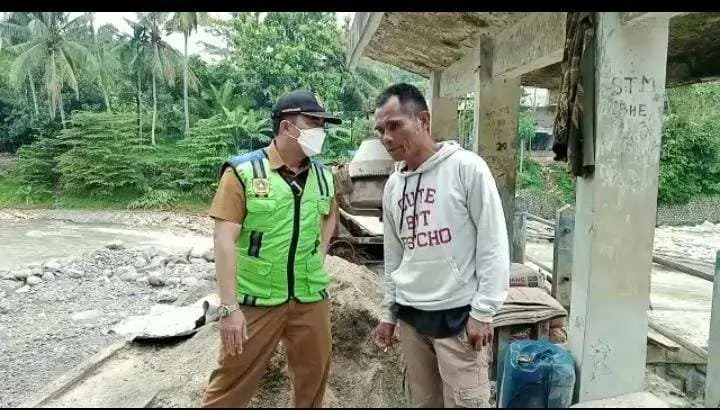 Tinjau Pembangunan Irigasi Cibongas, Kepala UPT Wilayah V Tekankan Material Harus Sesuai SNI