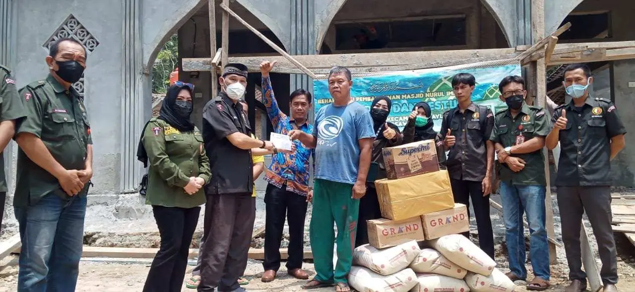 Serahkan Bantuan Material Pembangunan Masjid, Ketua DPD KO-WAPPI Pesawaran Bilang Begini