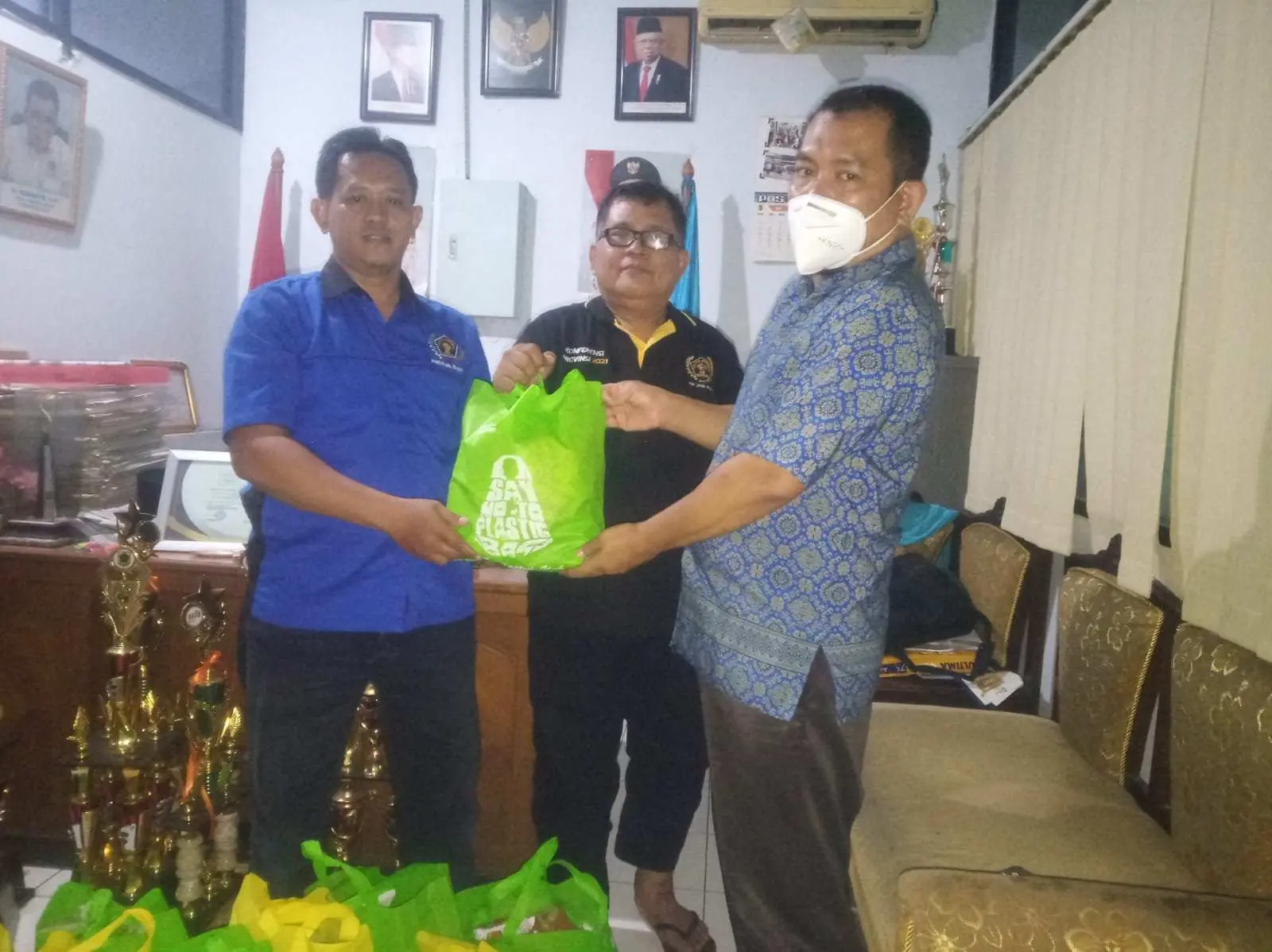 Alfamart Donasikan Paket Sembako di Acara Santunan Anak Yatim PWI Kabupaten Bogor