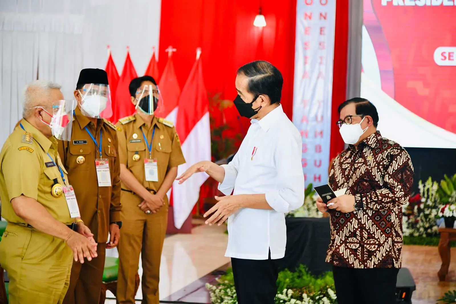 Presiden Jokowi Ingatkan Forkopimda Tetap Waspada Meski Kasus Covid-19 Menurun