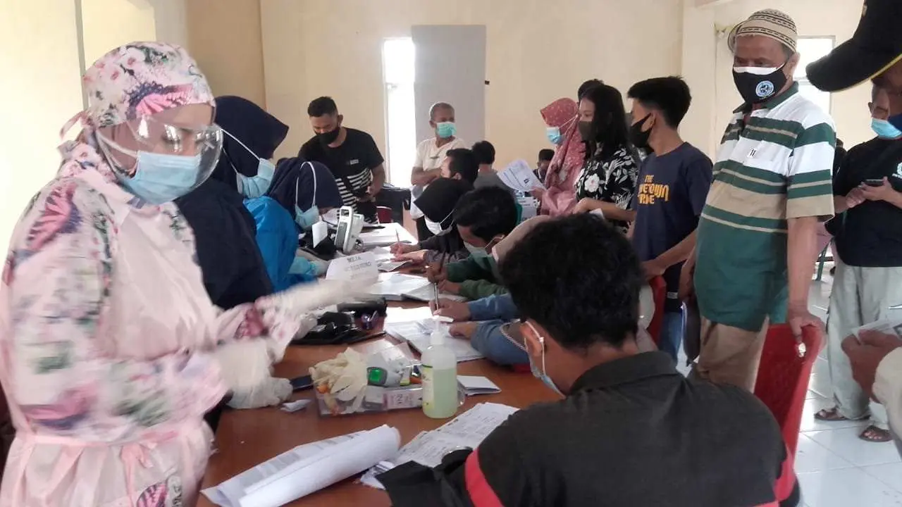 250 Orang Warga Desa Wates Jaya Divaksin