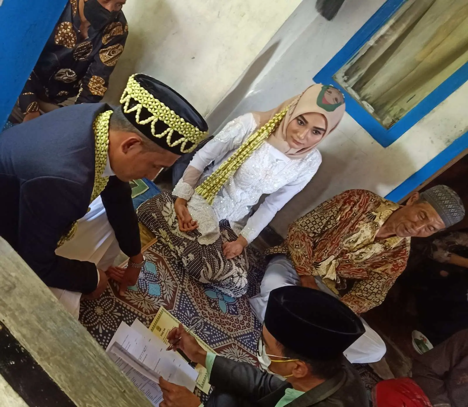 Kisah Menarik Dua Sejoli, Dari Facebook Hingga Ke Pelaminan