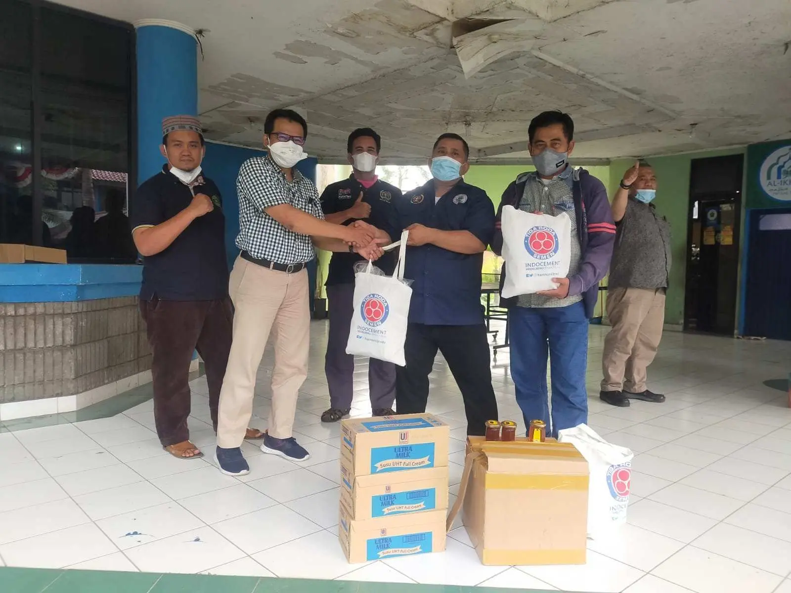 PT. Indocement Peduli Berikan Bantuan Vitamin dan Susu Ke PWI Kabupaten Bogor