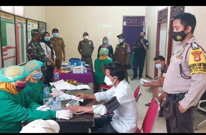 150 Warga Ikuti Program Vaksinasi tahap ke-1 Desa Bojong Renged