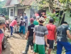 Kepala Desa Cibeteung Muara Gotong Royong Membangun Desa Bersama Warga