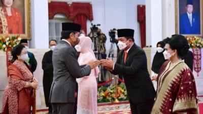 Presiden Jokowi Resmi Lantik Zulkifli Hasan dan Hadi Tjahjanto Sebagai Menteri