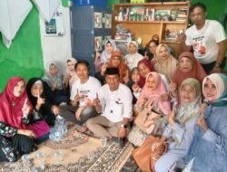 Ibu-ibu Pengajian Berikan Doa Kemenangan Untuk Caleg PSI H Boysik