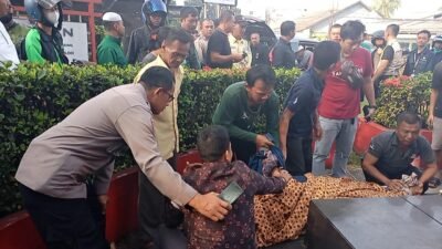 INAFIS Polres Bogor Lakukan Olah TKP  Penemuan Mayat Depan Gerbang BRIN Cibinong 