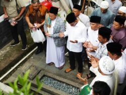 Calon Wakil Bupati Bogor Nomor Urut 1 Jaro Ade Sholat Jumat di Masjid Tertua di Ciawi