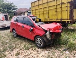 Daihatsu Sigra Tabrak Truk Fuso di Jalan Tol Terpeka, Dua Penumpang Meninggal Dunia di Tempat