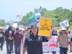 Ratusan Massa Petani dan Mahasiswa Datangi Mapolda Lampung Tuntut Kelanjutan Kasus Perusakan Lahan di Kota Baru